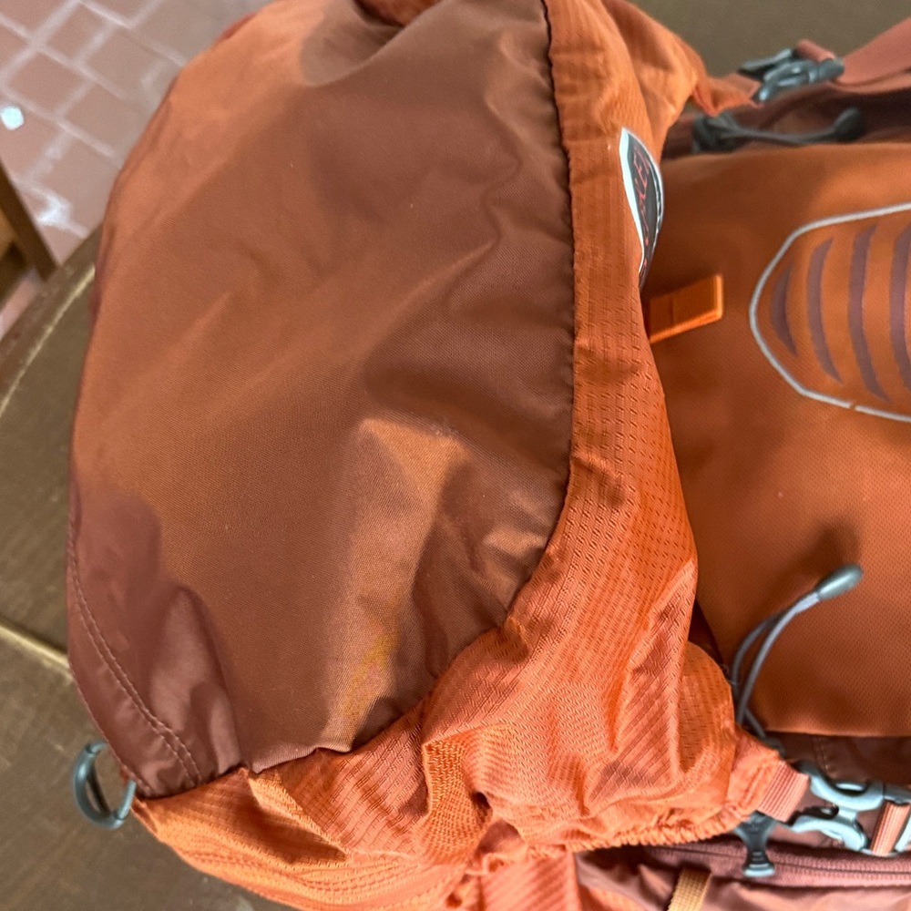 OSPREY Men's Hiking Backpack in Rust Orange - Picture 14 of 16